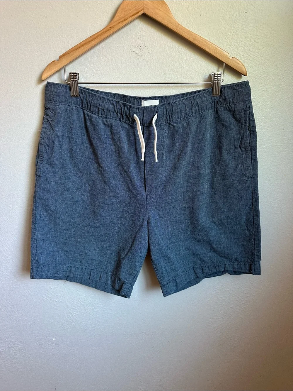 H&M Men’s L Blue Chambray Cotton 9” Drawstring Shorts